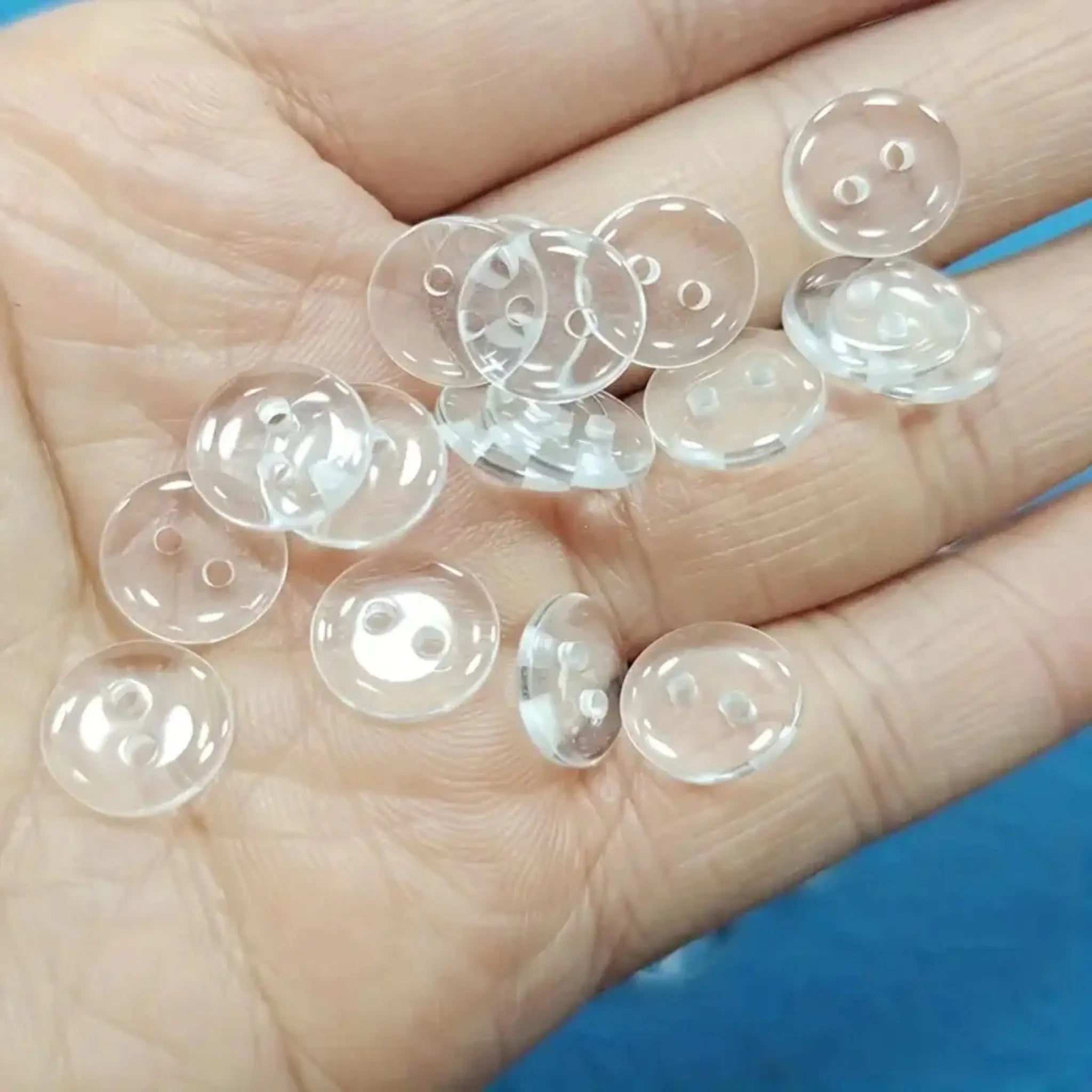 Lot 10 Boutons Résines 15 mm 2 Trous La Bobine Déjantée